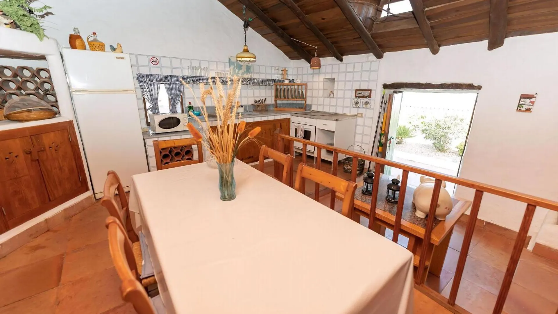 Casa Roja Mit Pool Und Terrasse Fuer 6 Personen Villa Charco del Pino Holiday home